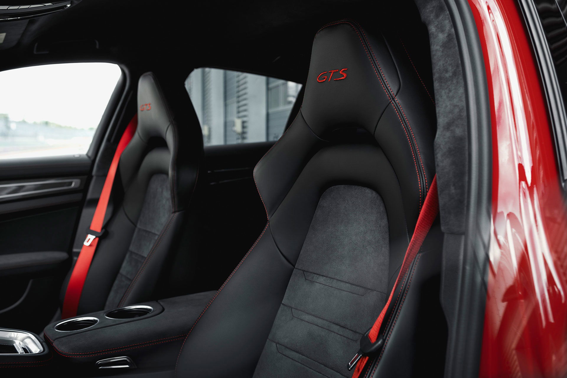 [Imagen: porsche-panamera-gts-2019-08.jpg]