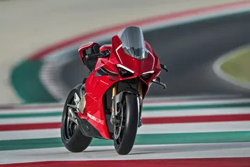 03 Ducati Panigale V4 R Action Uc69241 Mid