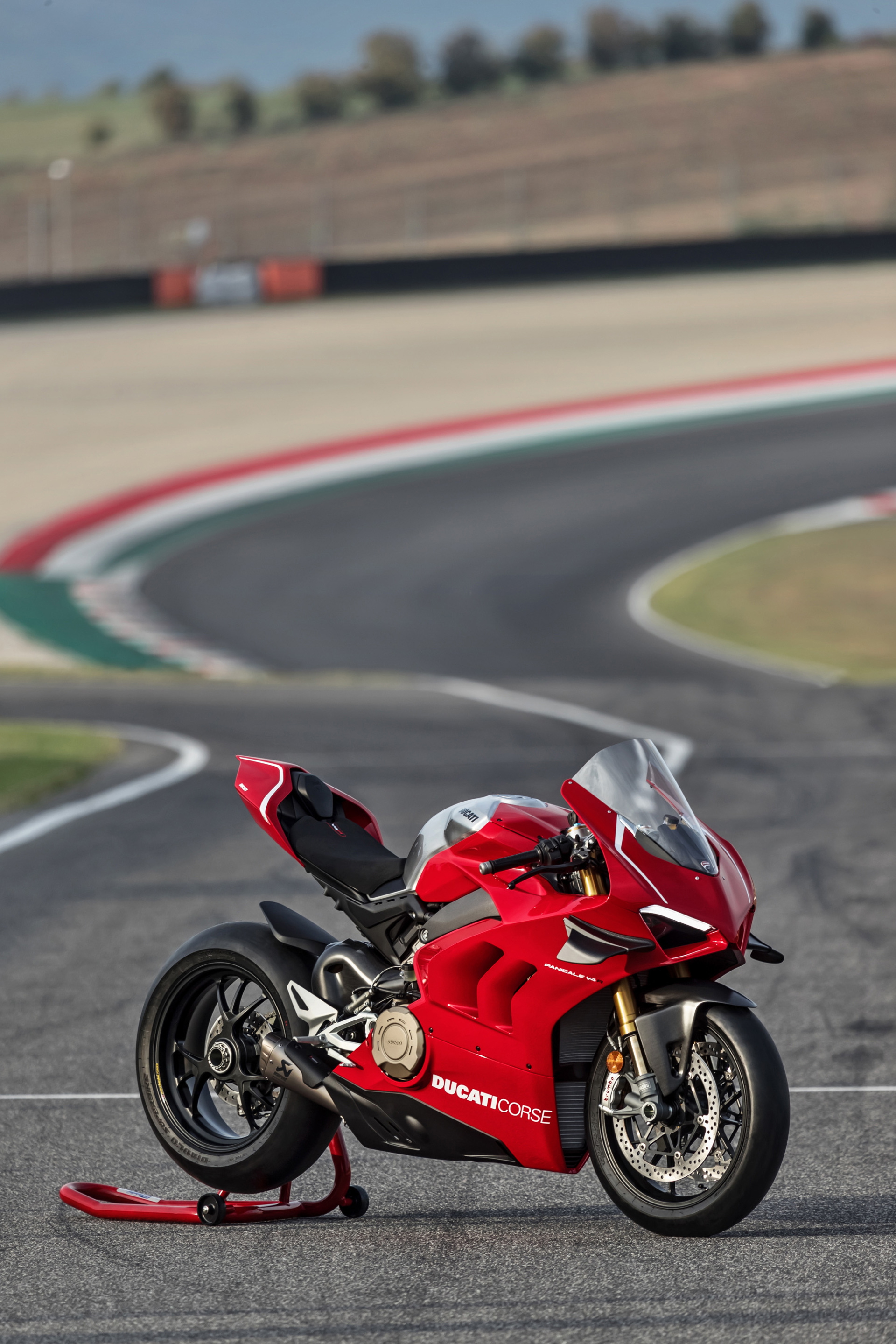 05 Ducati Panigale V4 R Action Uc69240 Mid