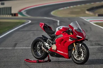 06 Ducati Panigale V4 R Action Uc69244 Mid