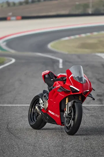 07 Ducati Panigale V4 R Action Uc69243 Mid