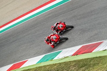 11 Ducati Panigale V4 R Action Uc69248 Mid