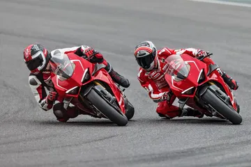 18 Ducati Panigale V4 R Action Uc69255 Mid