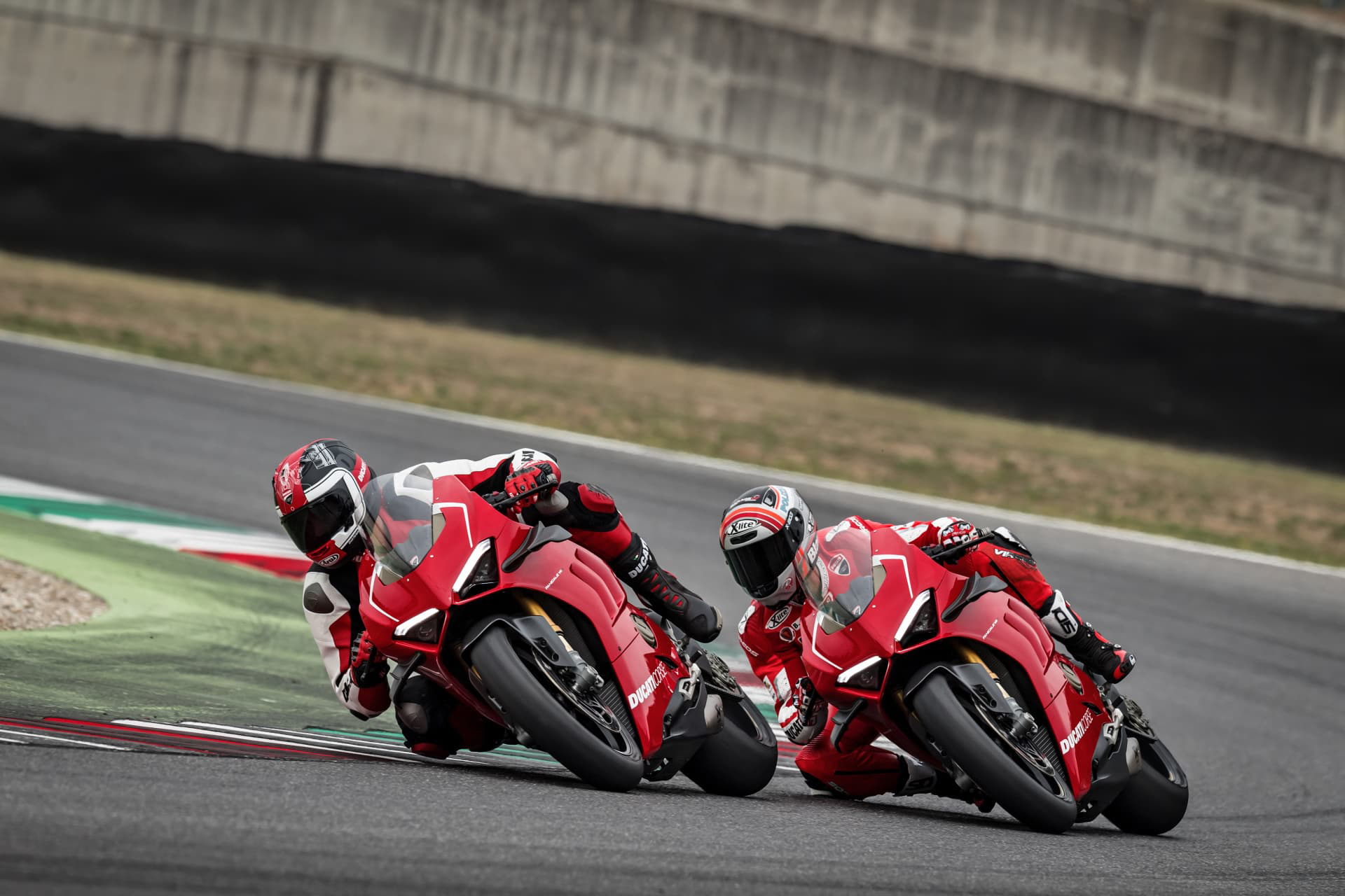 21 Ducati Panigale V4 R Action Uc69258 Mid