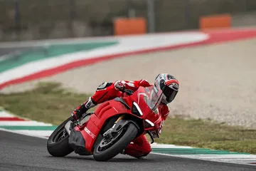 34 Ducati Panigale V4 R Action Uc69271 Mid