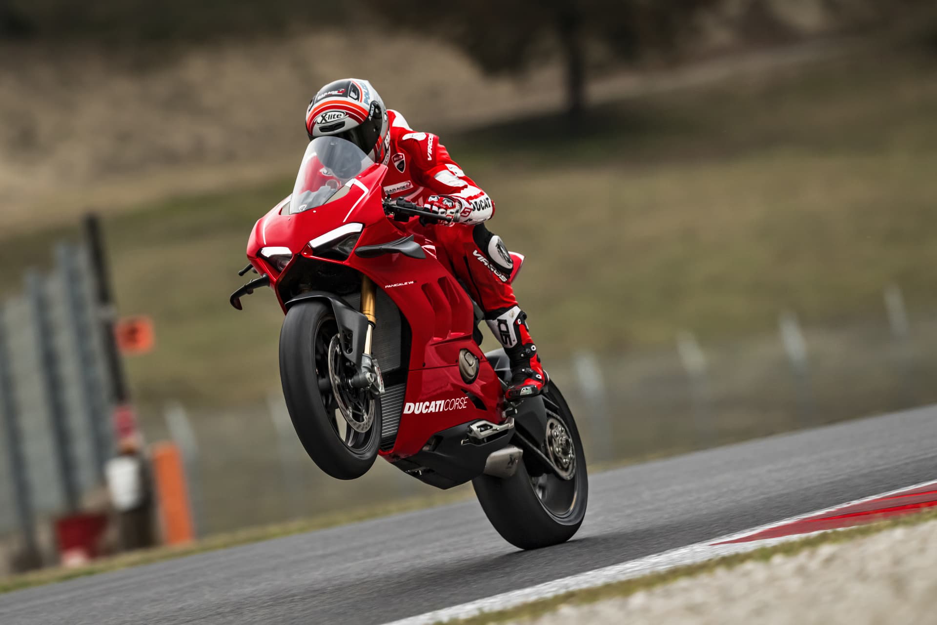 37 Ducati Panigale V4 R Action Uc69274 Mid