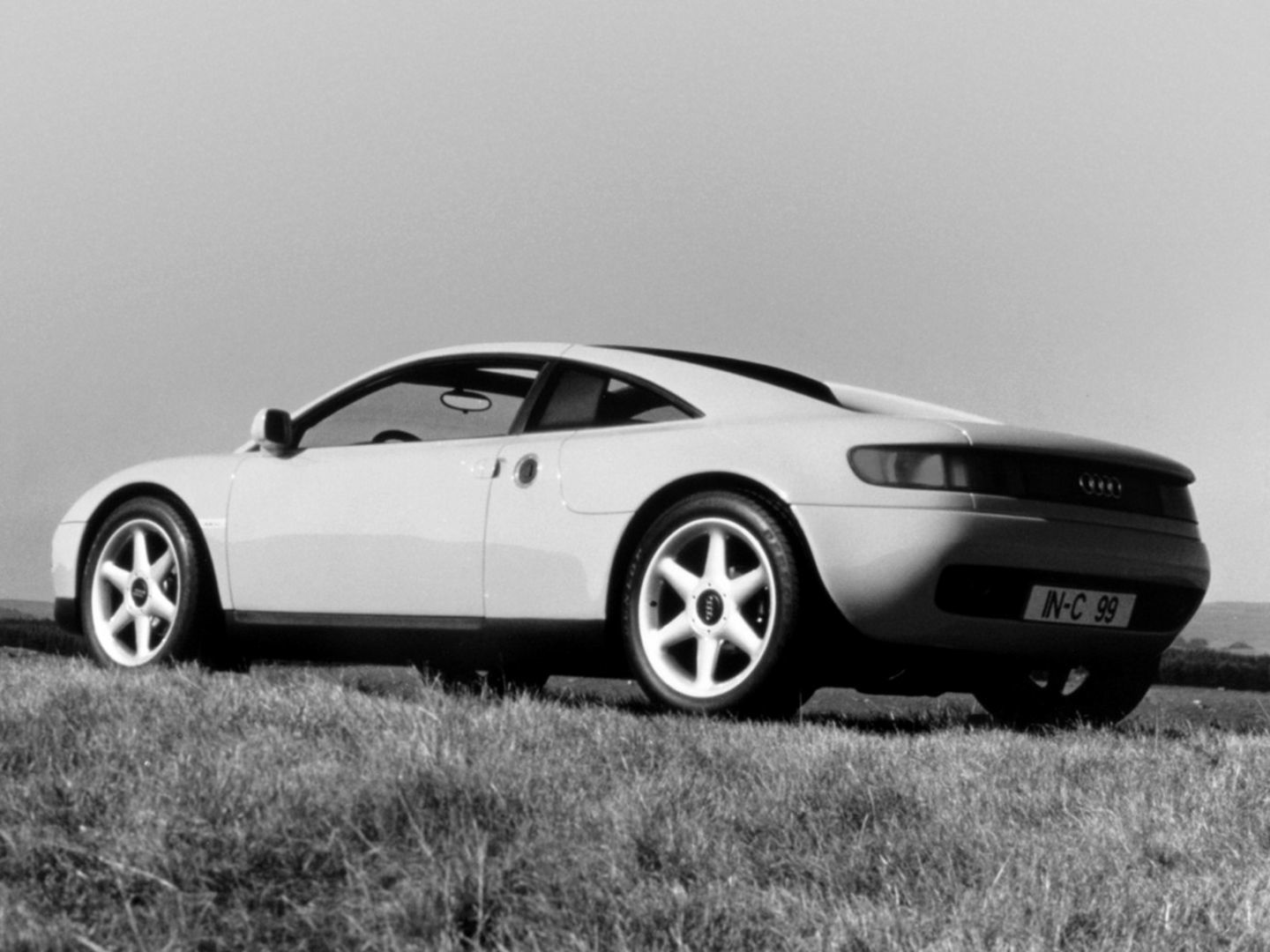 audi-quattro-spyder-concept-7.jpg