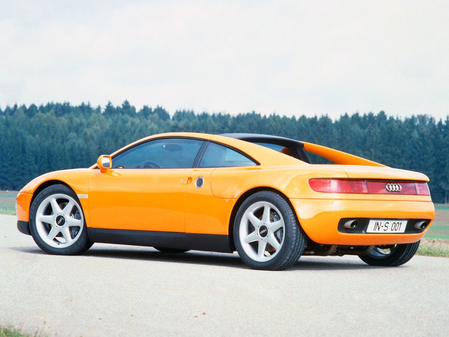 audi-quattro-spyder-concept-9.jpg