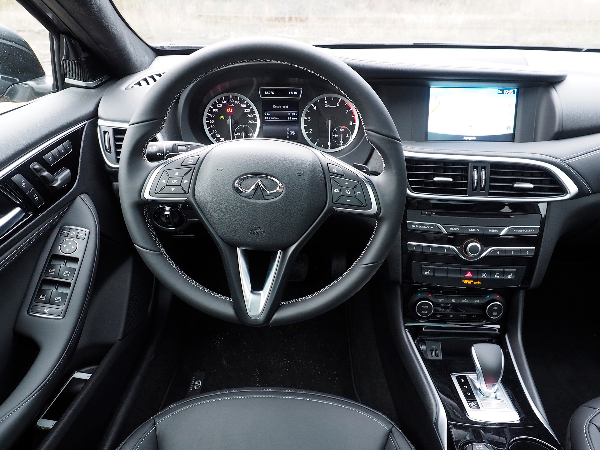 Infiniti Qx30 Interior 00003