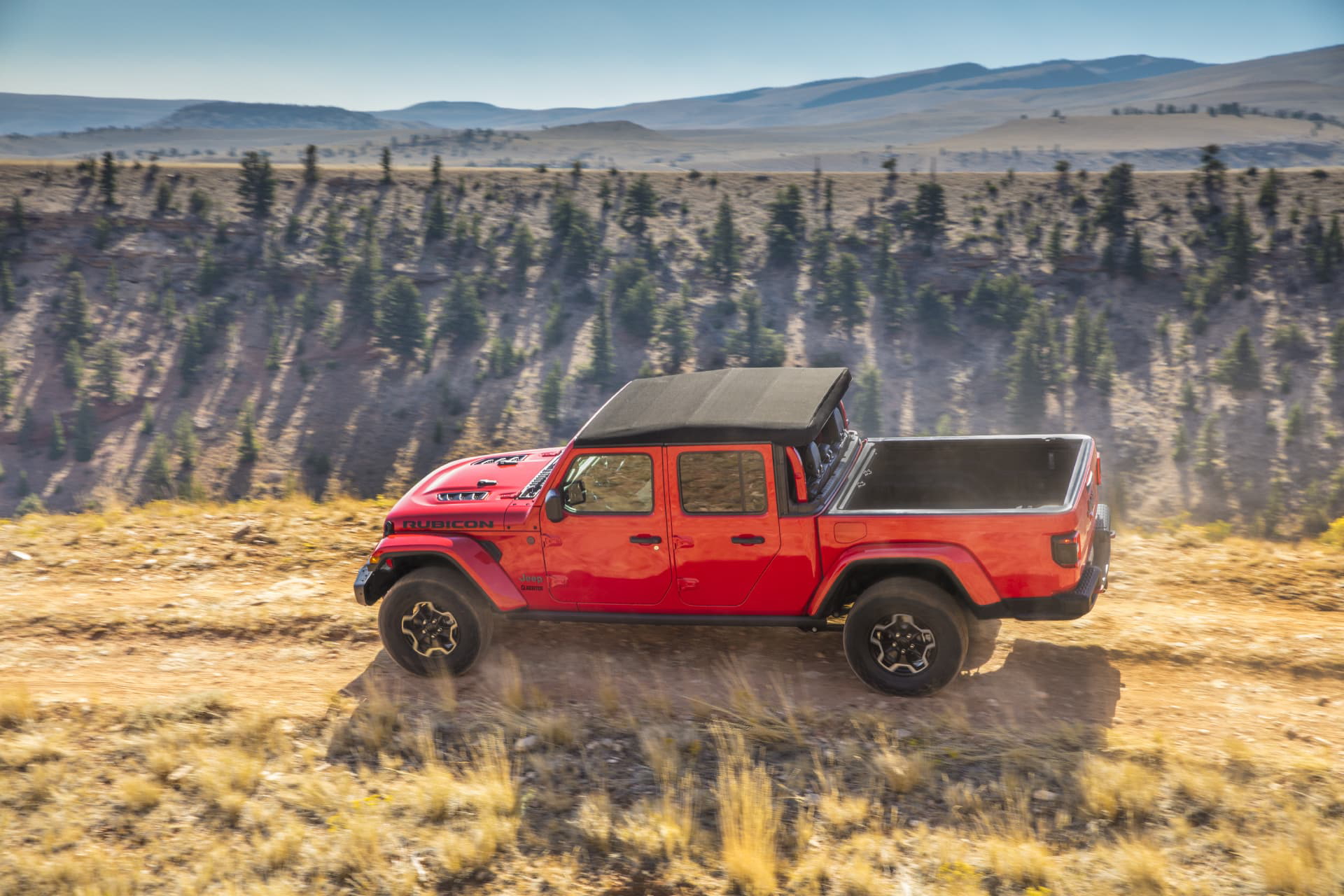 Jeep Gladiator mostrando capacidad off-road.