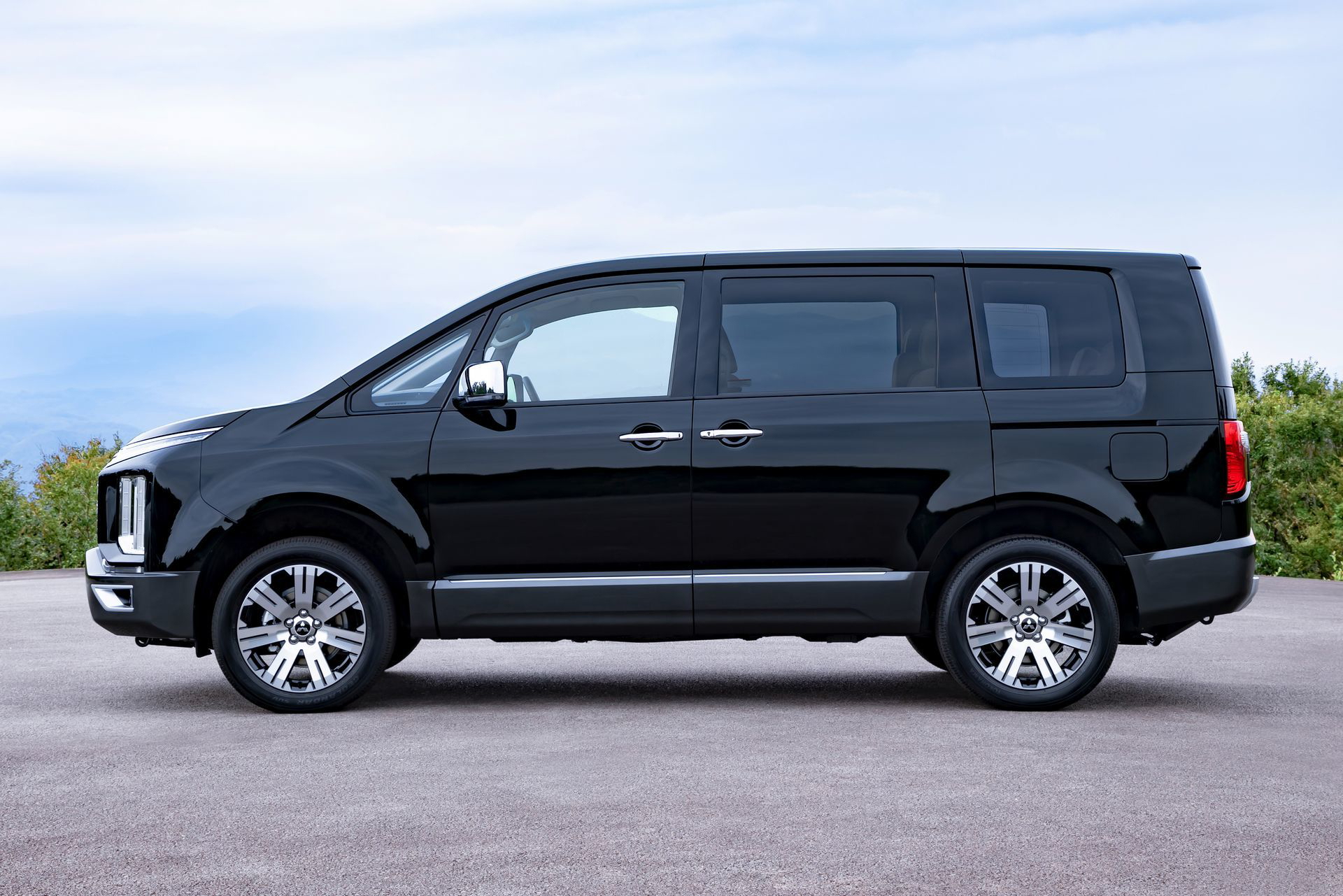 Mitsubishi Delica 2019 8