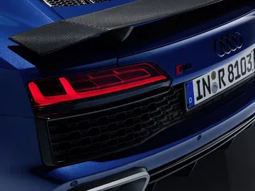 Elegante diseño de la zaga del Audi R8 con líneas bien definidas.