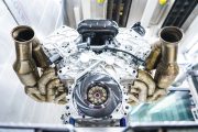 aston-martin-valkyrie-motor-v12-1218-007-180x120.jpg