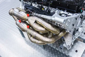 Aston Martin Valkyrie Motor V12 1218 009