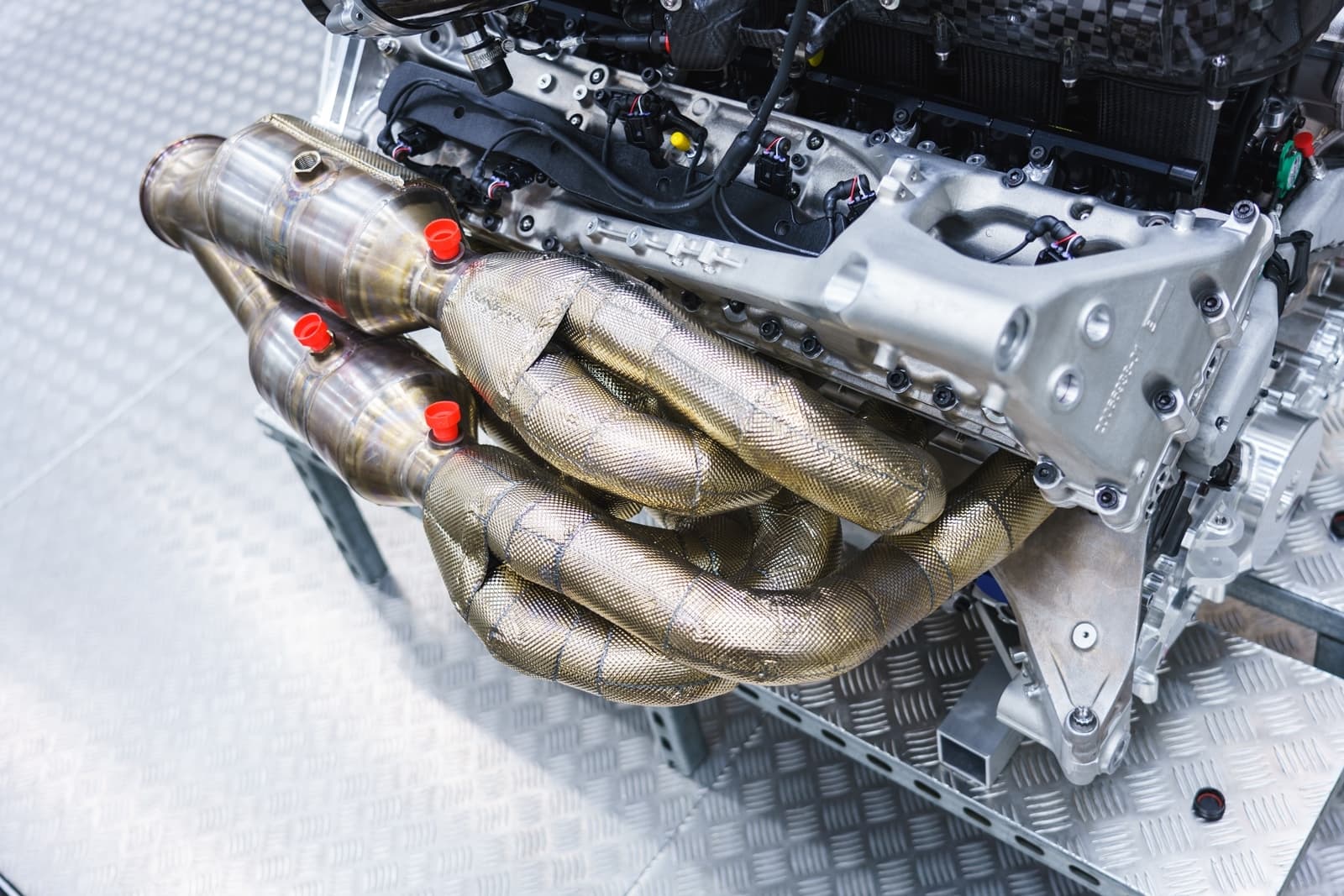 Aston Martin Valkyrie Motor V12 1218 009