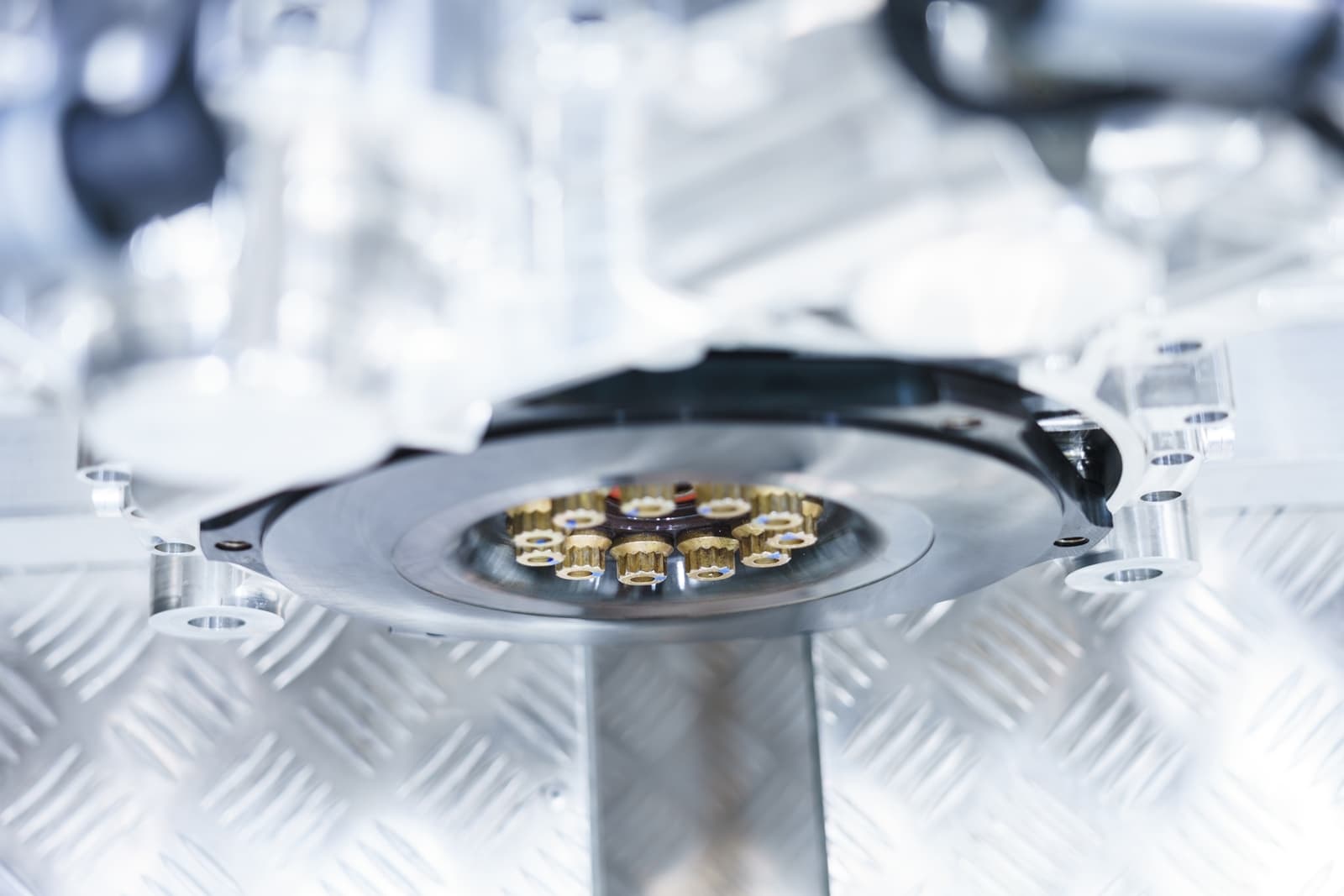 Aston Martin Valkyrie Motor V12 1218 010