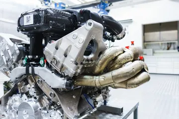 Aston Martin Valkyrie Motor V12 1218 011