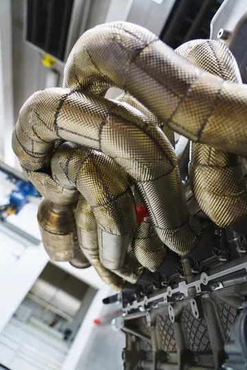 Aston Martin Valkyrie Motor V12 1218 012
