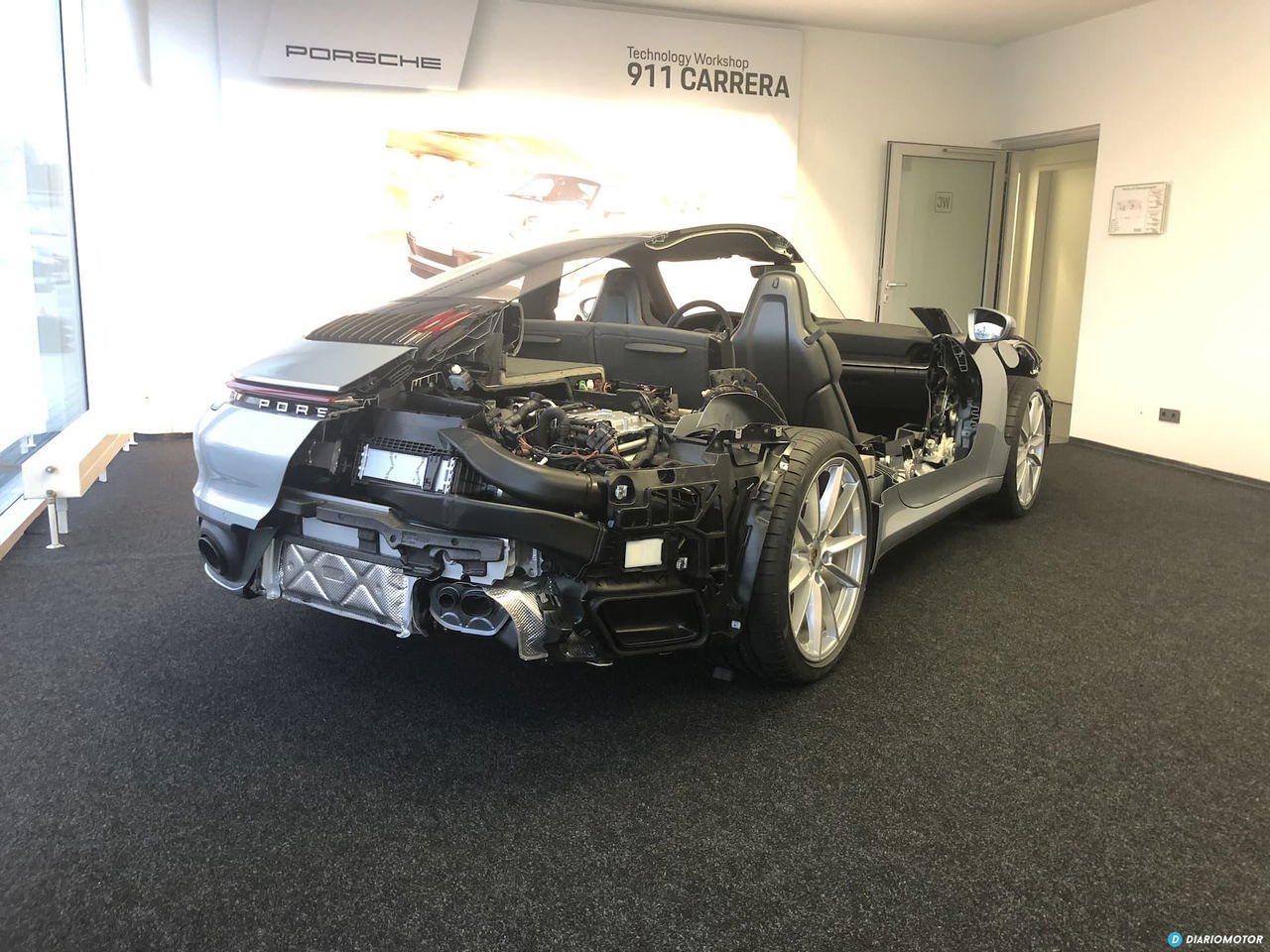 Porsche 911 992 Workshop 19