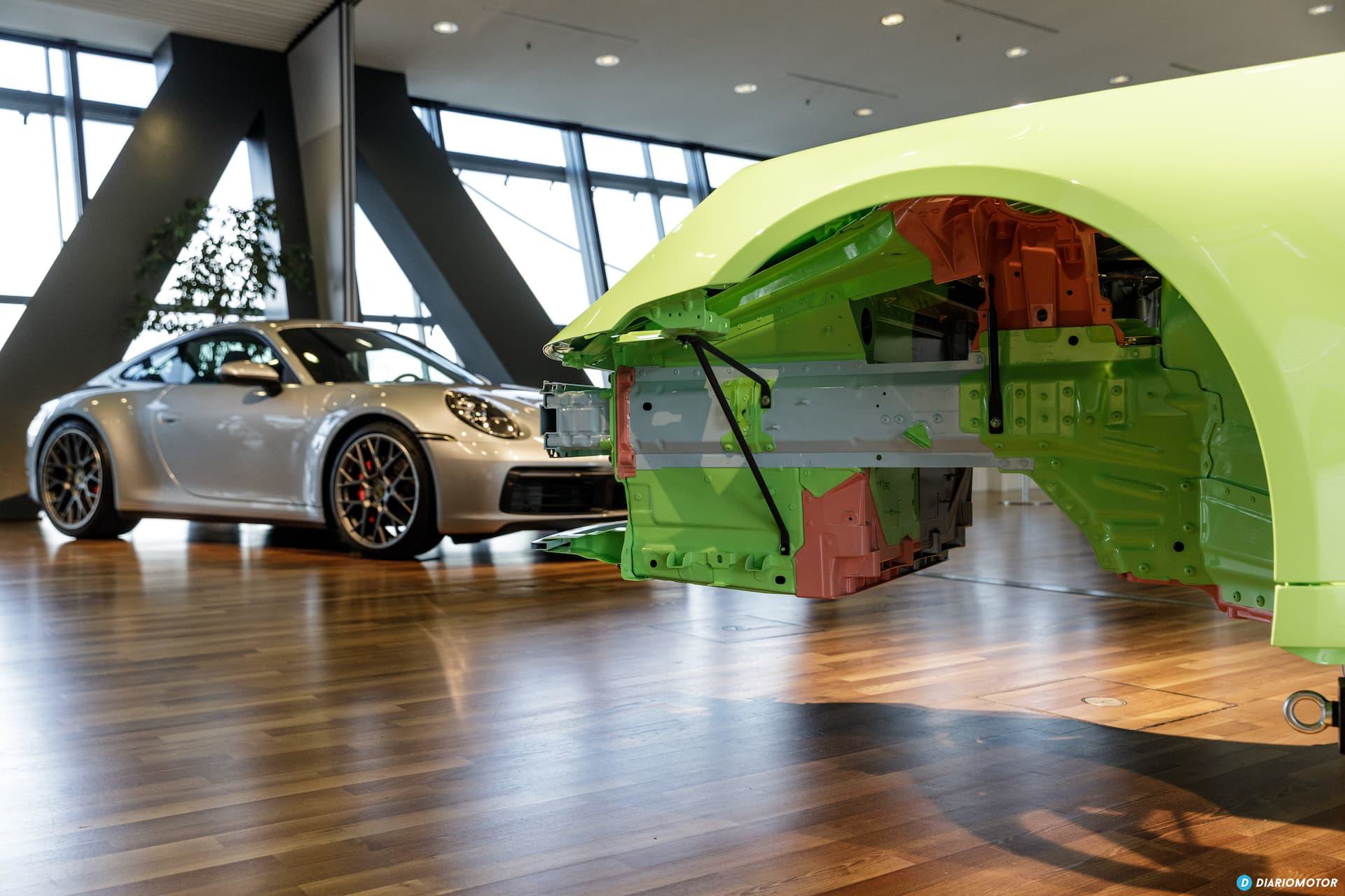 Porsche 911 992 Workshop 22