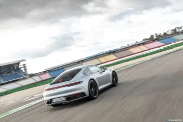 Porsche 911 992 Workshop 25