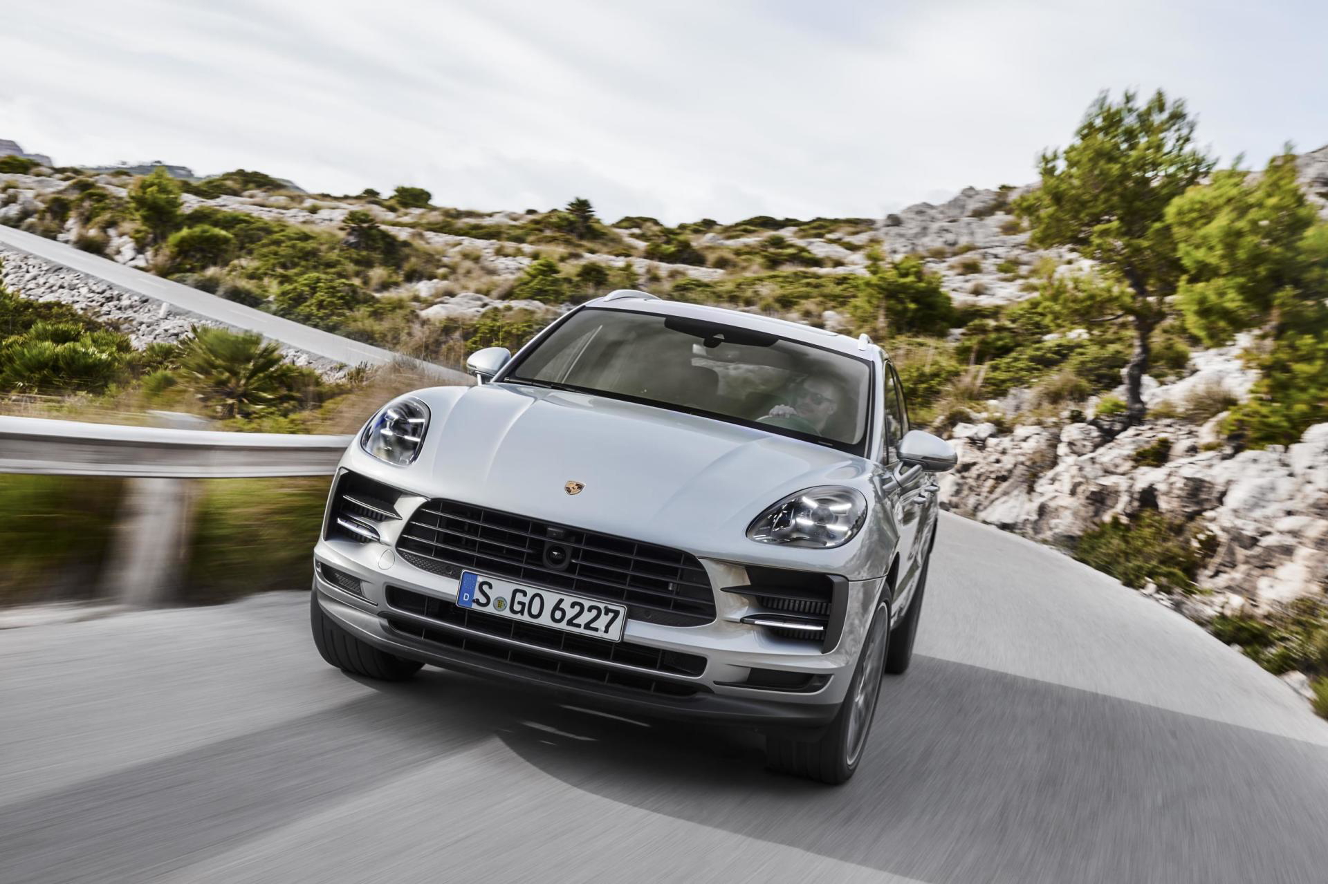 Porsche Macan S 2019 01
