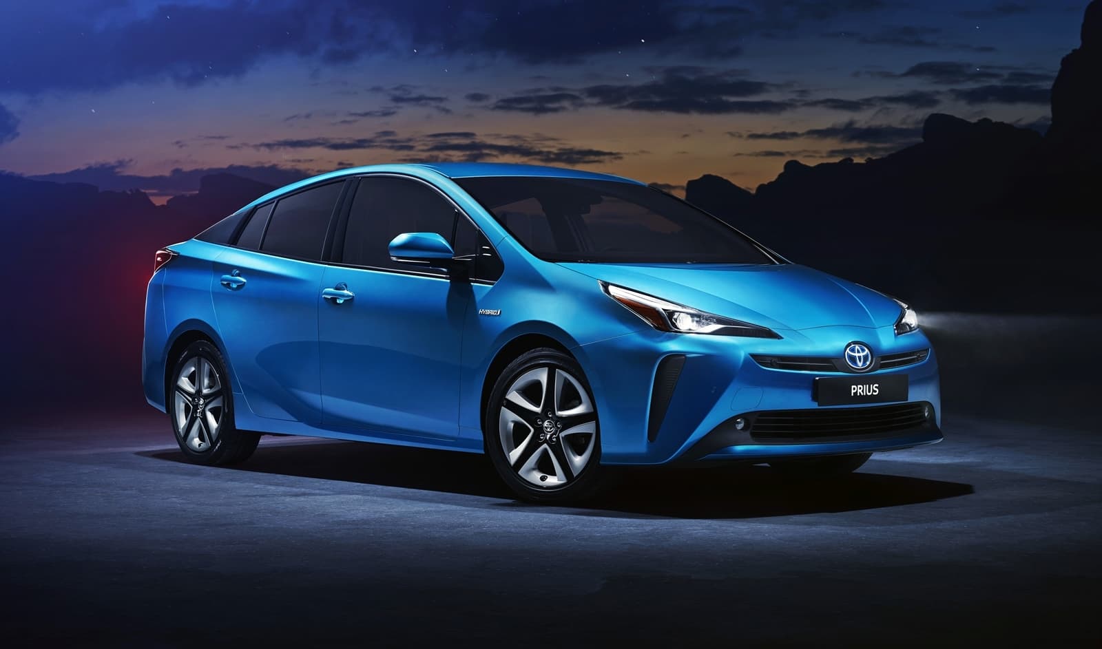 Toyota prius 2018 precio