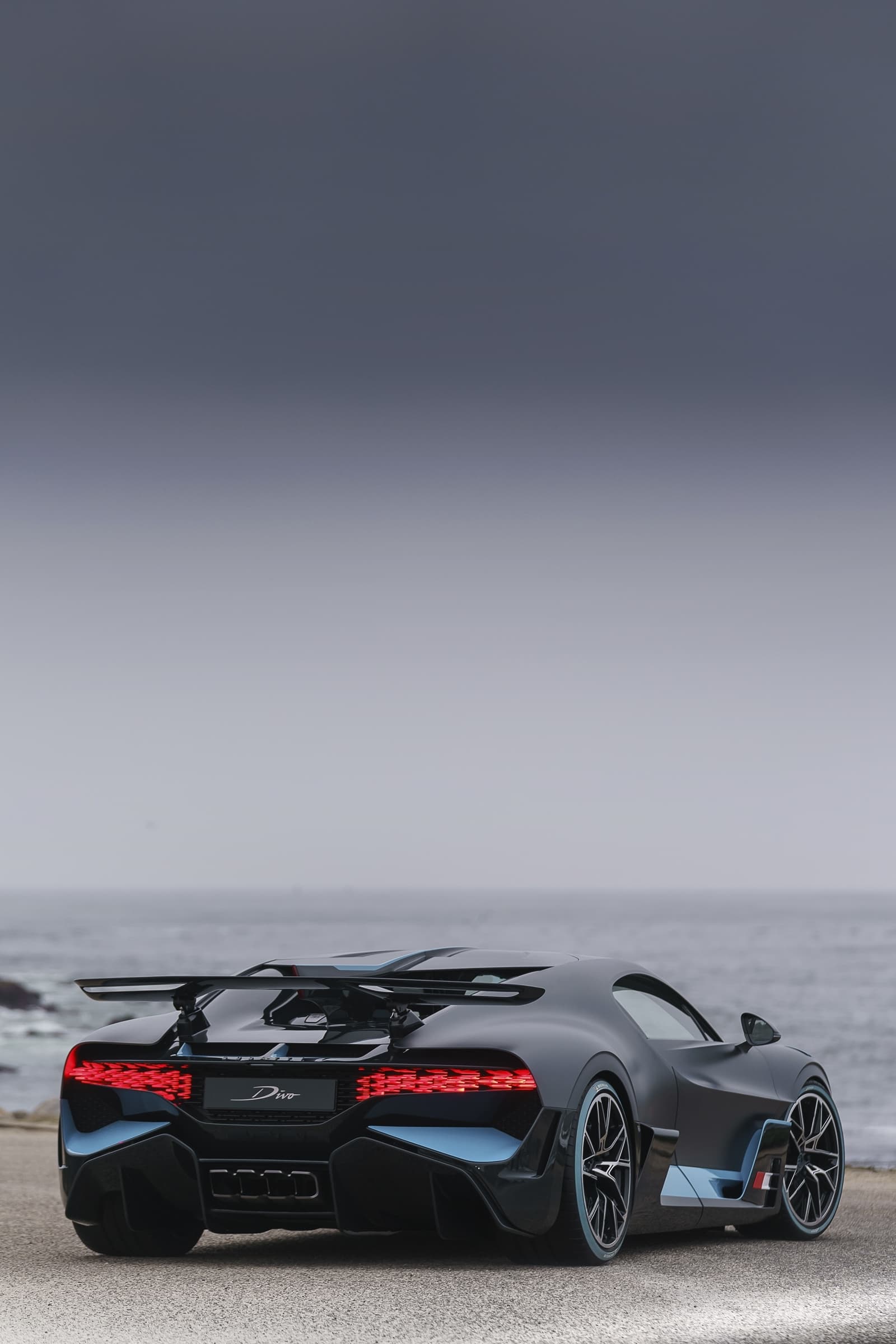 Vista cenital del techo del Bugatti Divo, destacando su diseño aerodinámico.