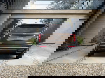 The Cadillac Xt6 Premium Luxury Model Features Unique Front And