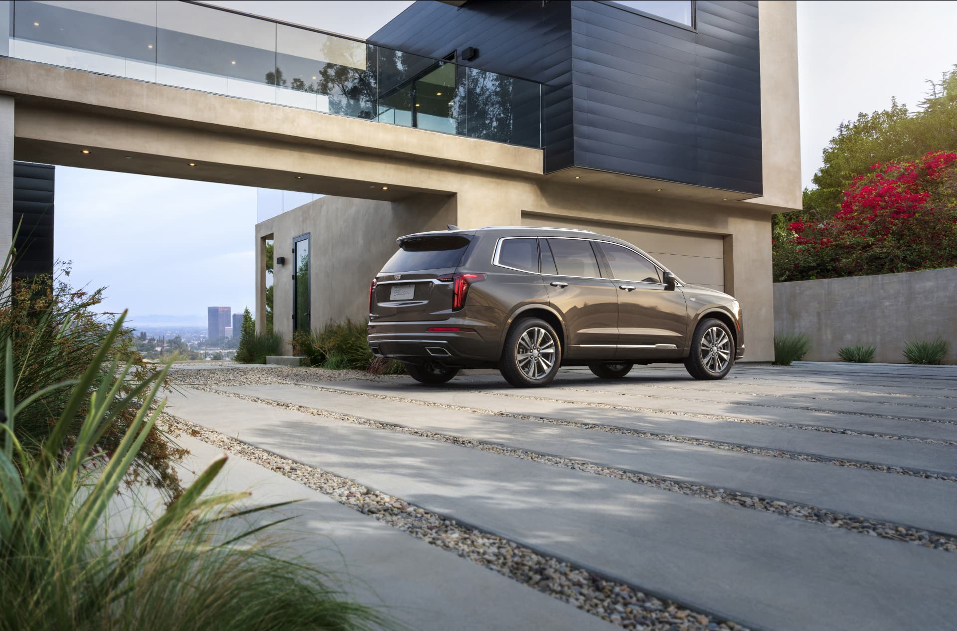 The First Ever Cadillac Xt6 Premium Luxury Model Provides An Ele