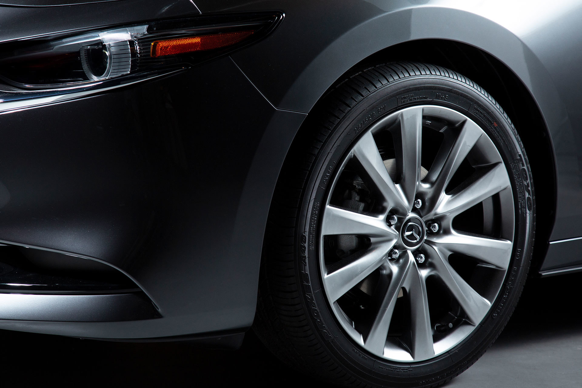 Mazda 3 2019 Gris Detalles 01