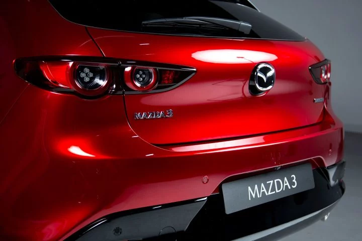 Mazda 3 2019 Rojo Detalles 01