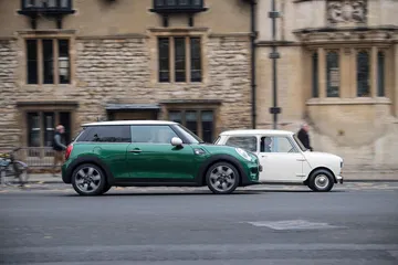 Mini Cooper 60 Years Edition 128