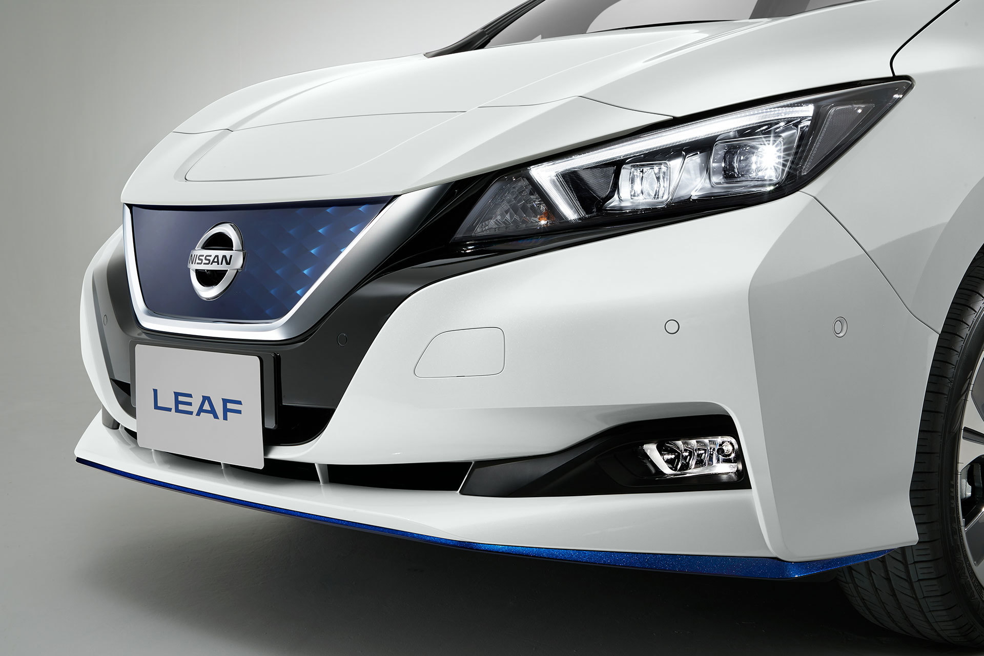 Nissan Leaf 3zero Blanco Exterior 08