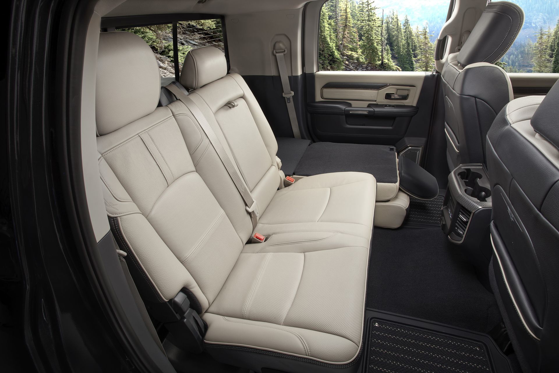 2019 Ram Heavy Duty Limited Interior