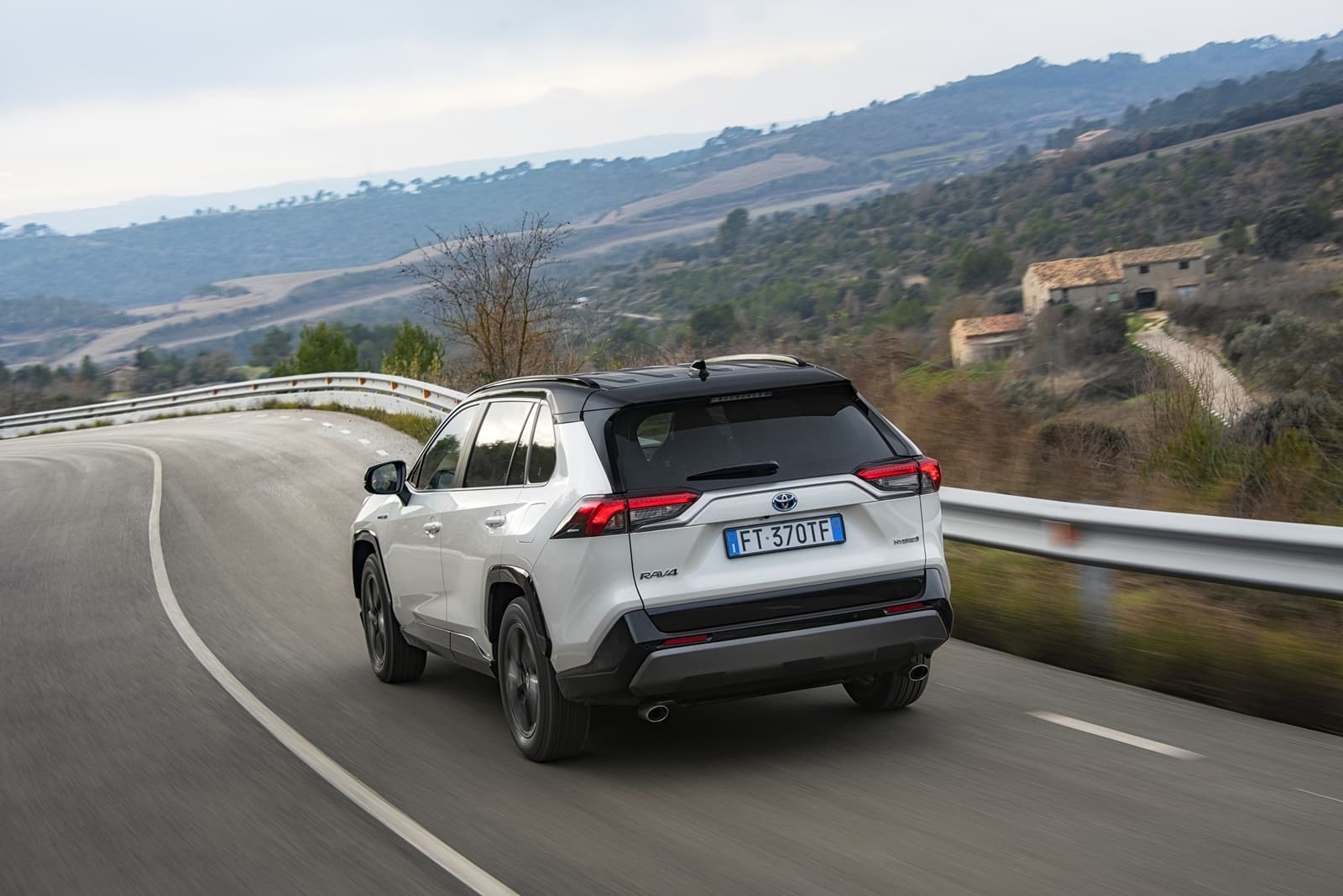 Toyota Rav4 2019 0119 062 Trasera