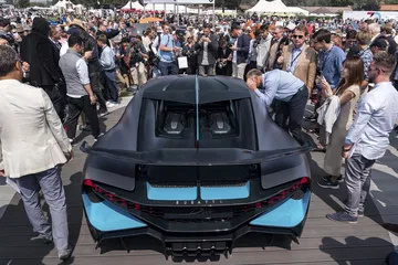 Trasera del Bugatti Divo destacando sus innovadoras luces LED y alerón.