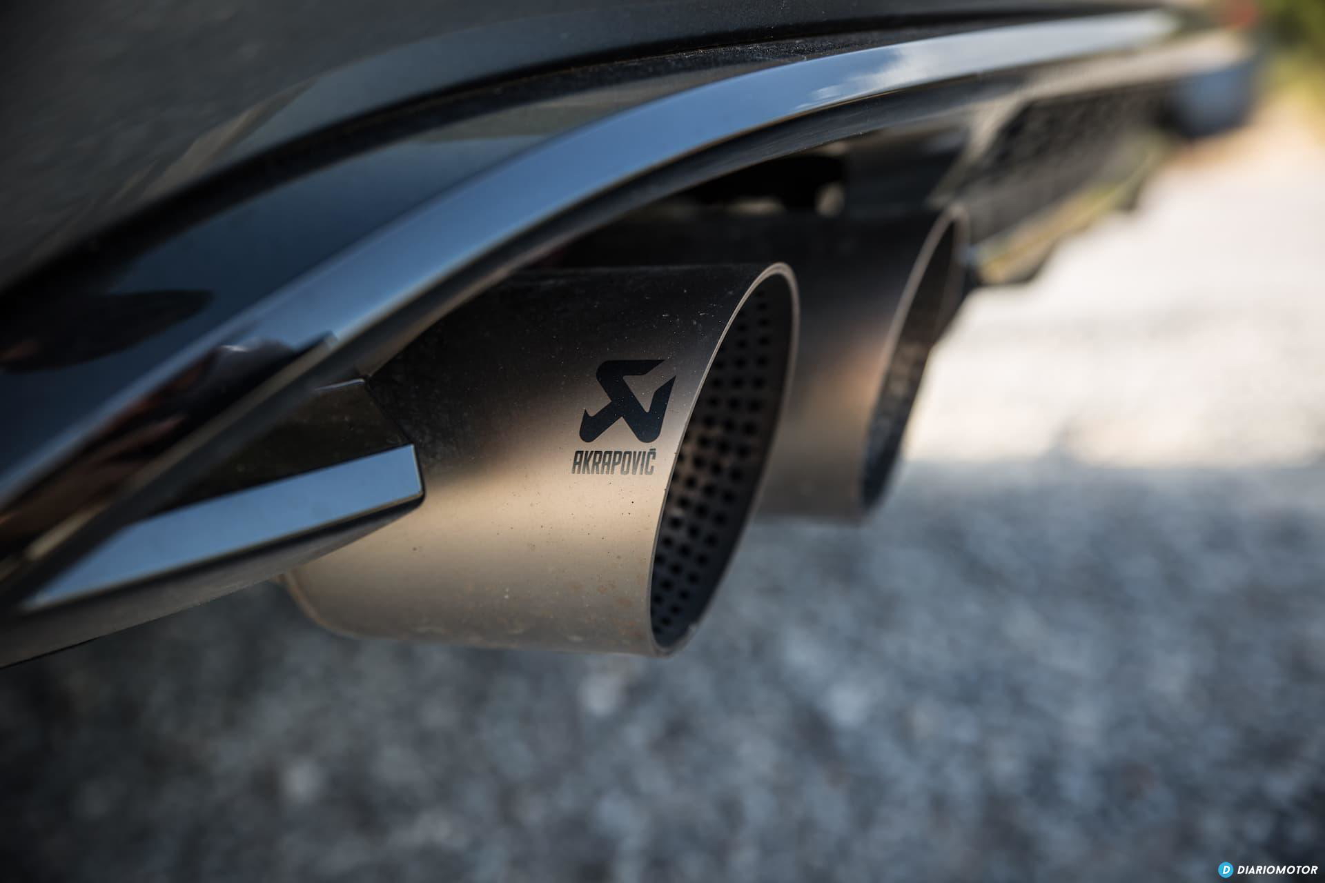 Volkswagen Golf R Escapes Akrapovic