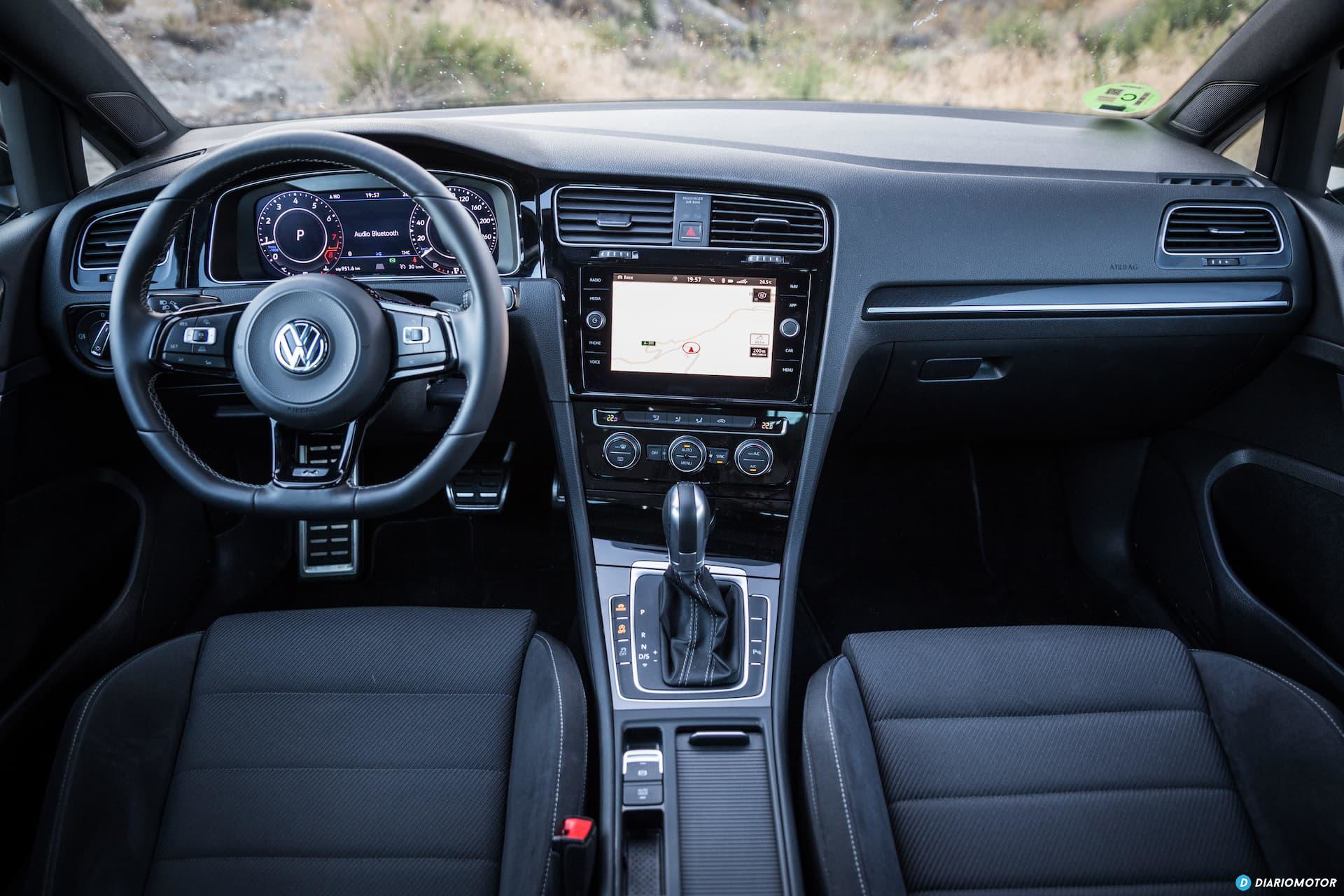 Volkswagen Golf R Interior 2