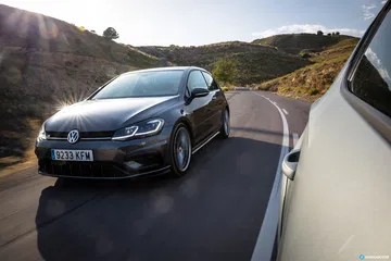 Volkswagen Golf R Seat Leon Cupra R 20