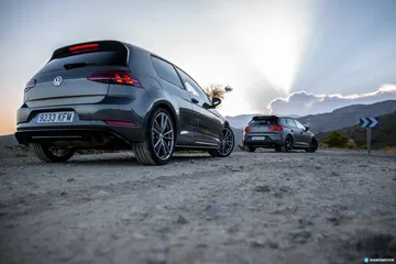 Volkswagen Golf R Seat Leon Cupra R 62