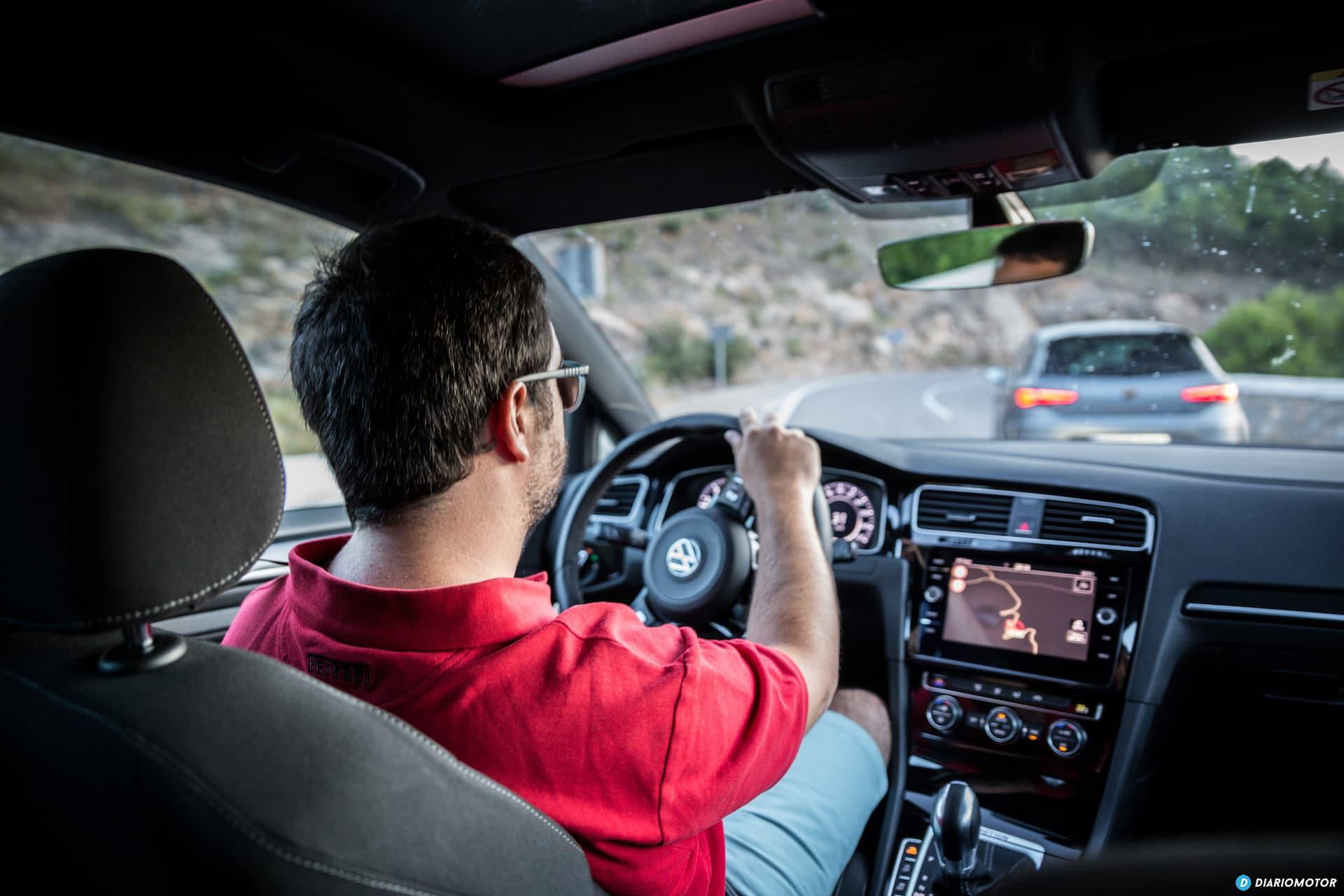 Volkswagen Golf R Seat Leon Cupra R 65