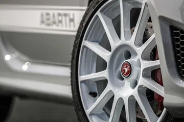 Abarth 595 Esseesse 2019 19