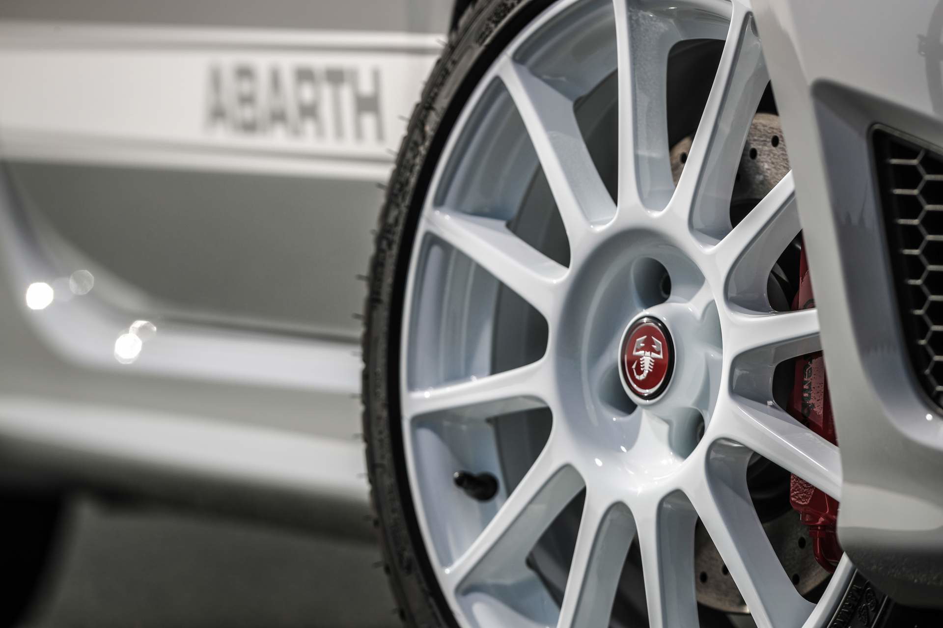 Abarth 595 Esseesse 2019 19