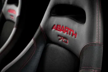 Abarth 595 Esseesse 2019 24