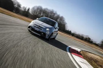 Abarth 595 Esseesse 2019 8