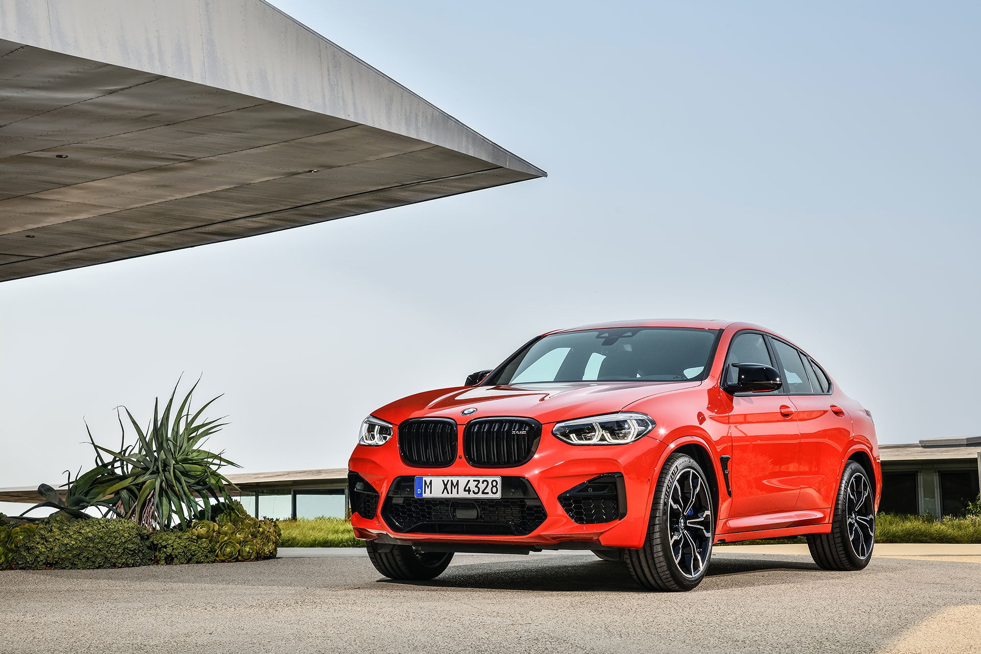 Bmw X4 M 2019 Rojo Exterior Movimiento 02