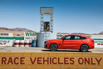 Bmw X4 M 2019 Rojo Exterior Movimiento 19