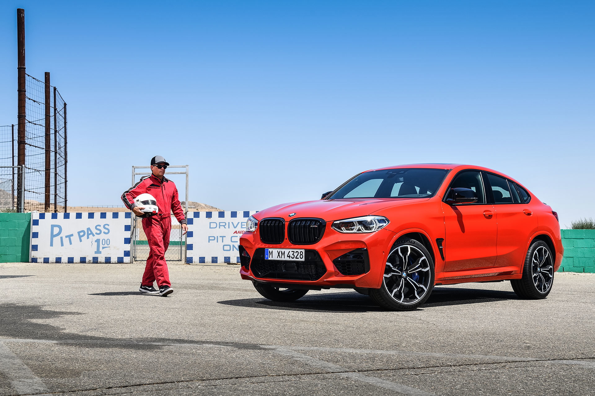 Bmw X4 M 2019 Rojo Exterior Movimiento 21