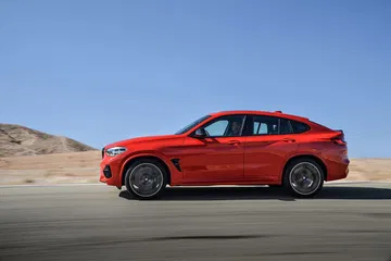 Bmw X4 M 2019 Rojo Exterior Movimiento 23